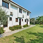 Bare Hill Aparthotel 3*