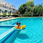 Bare Hill Aparthotel 3*