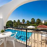 Bare Hill Aparthotel 3*