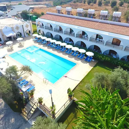 Bare Hill מלון דירות