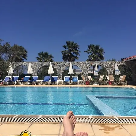 Bare Hill מלון דירות