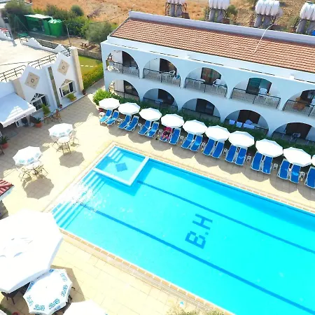 アパートホテル Bare Hill 3*