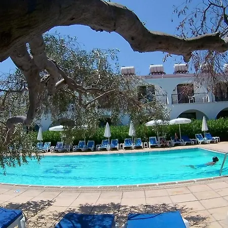 מלון דירות Bare Hill