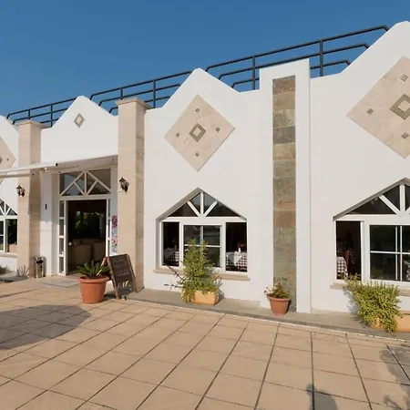 מלון דירות Bare Hill Krini