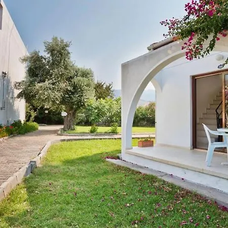 Bare Hill Aparthotel 3*