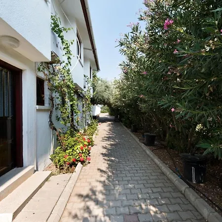 מלון דירות Bare Hill Krini