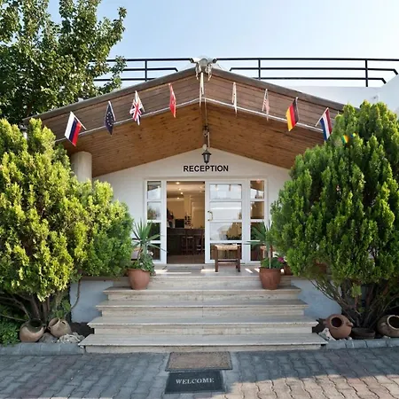 Bare Hill Aparthotel 3*