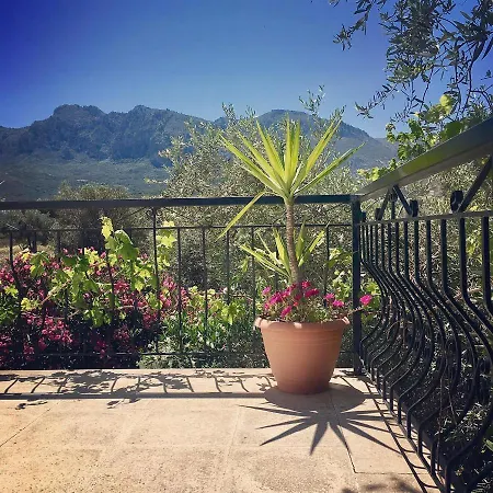 アパートホテル Bare Hill Krini