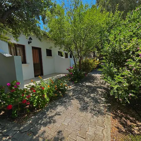 Bare Hill Aparthotel 3*
