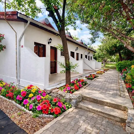 Bare Hill Aparthotel Krini