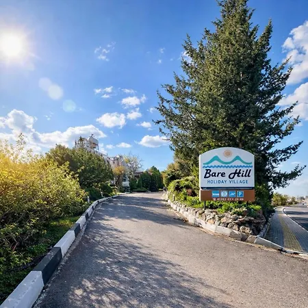 Bare Hill מלון דירות