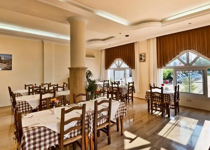 Bare Hill Aparthotel 3*