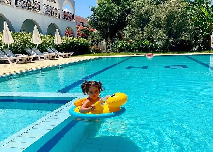 Bare Hill Apart-hotel 3*