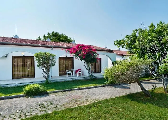 Bare Hill Aparthotel 3*