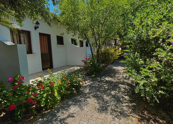 Bare Hill Aparthotel 3*