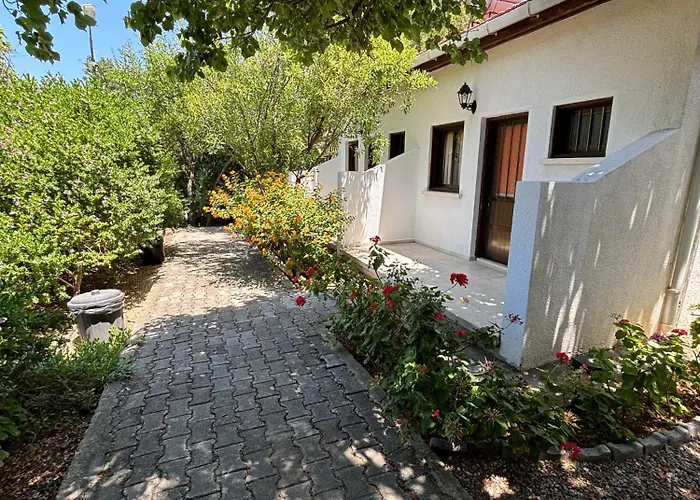 Aparthotel Bare Hill 3*